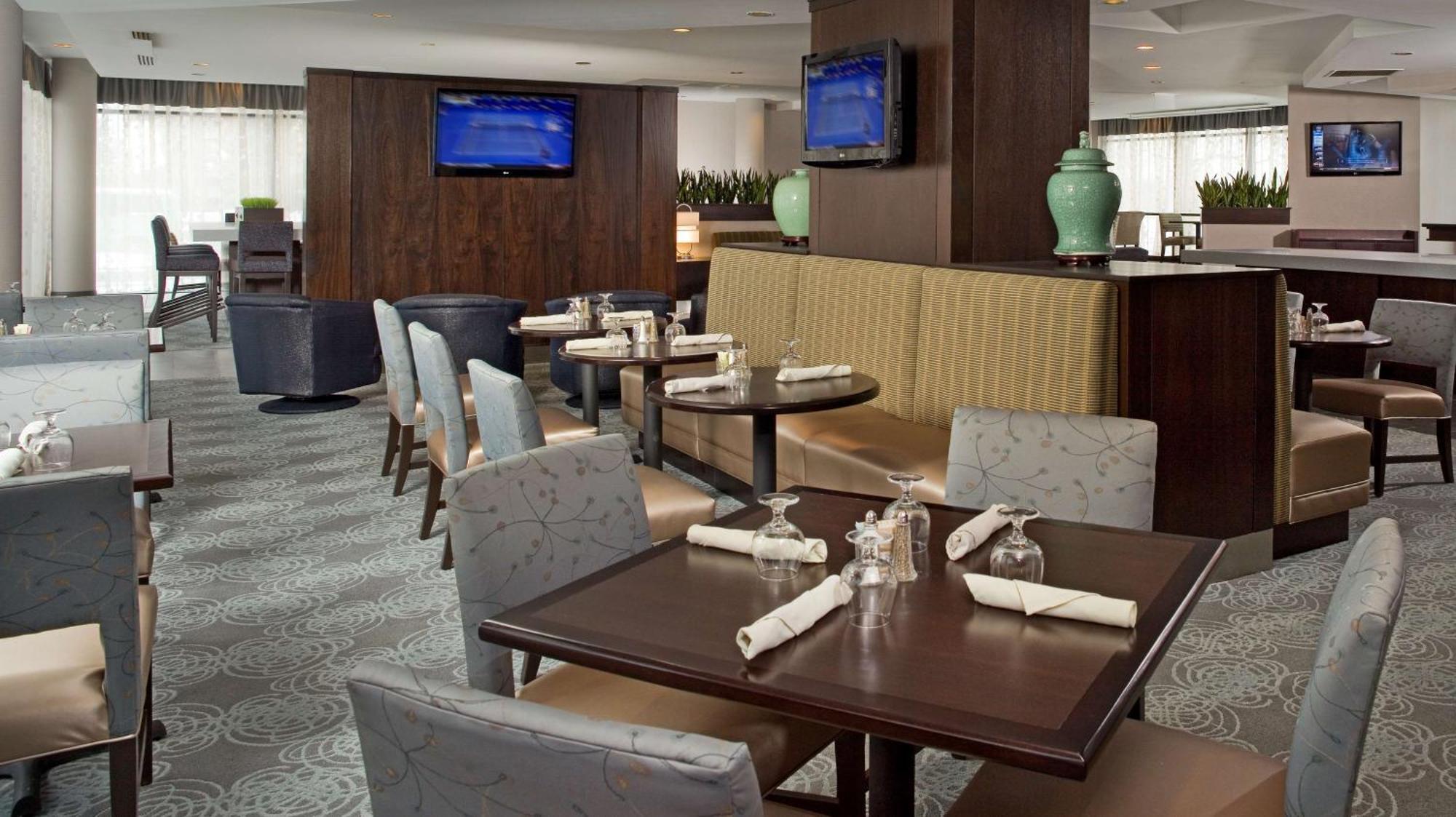Doubletree By Hilton Chicago Schaumburg Exterior foto
