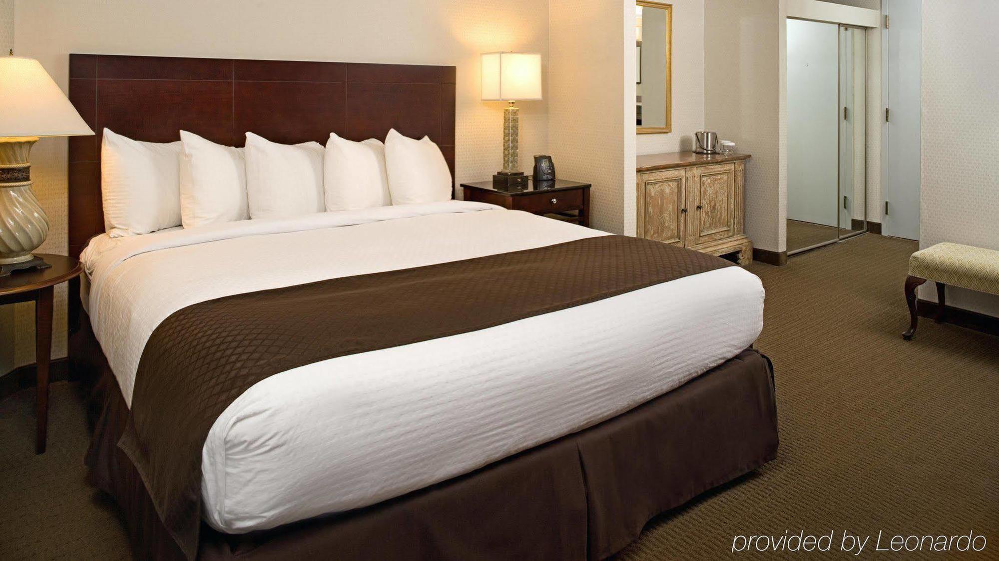 Doubletree By Hilton Chicago Schaumburg Exterior foto